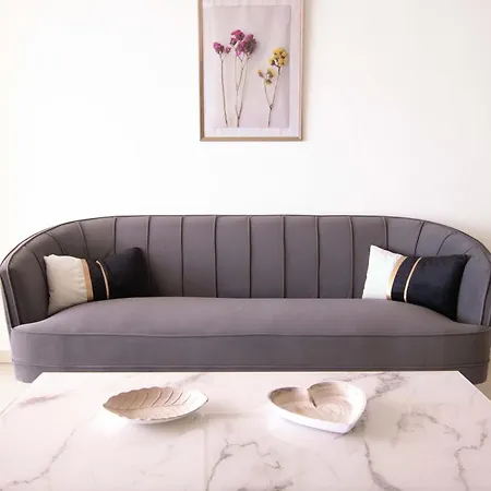 Phaedrus Living: Beachfront Merenda *