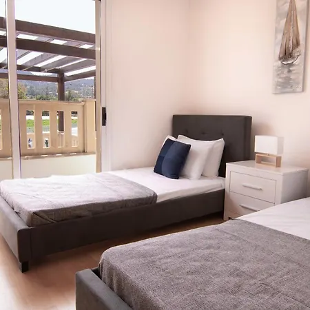 Phaedrus Living: Beachfront Merenda Villa Kato Yialia